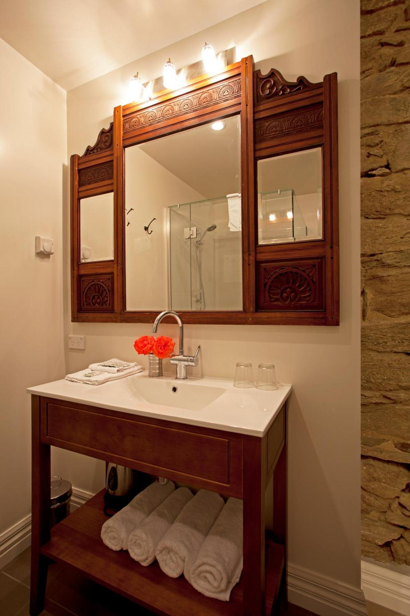 Olivers Central Otago Clyde Room photo
